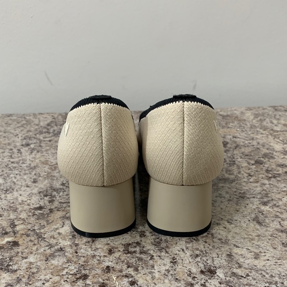 Elegant Cream and Black Almond-Toe Chunky Heels - Picture 4 of 17